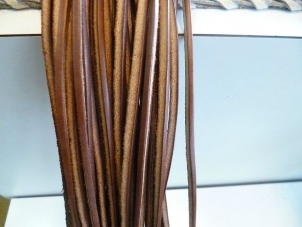 Lederriemen Vierkant rotbraun antik (200 cm)